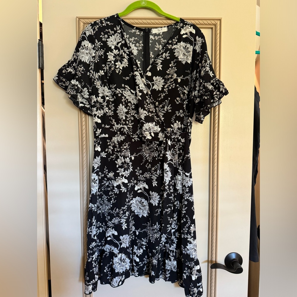 Miss V Ladies size large black and white floral wrap dress